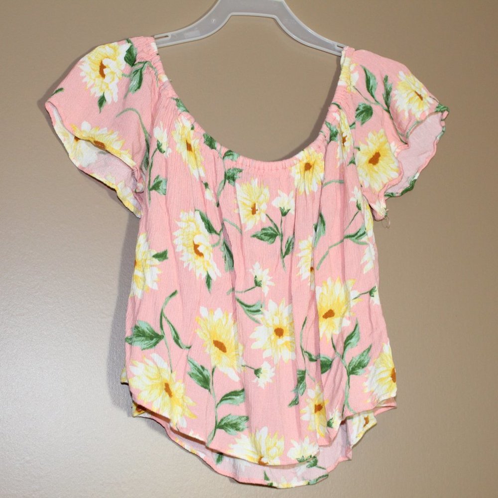 Forever 21 florals off the shoulder or sleeved shirt. S